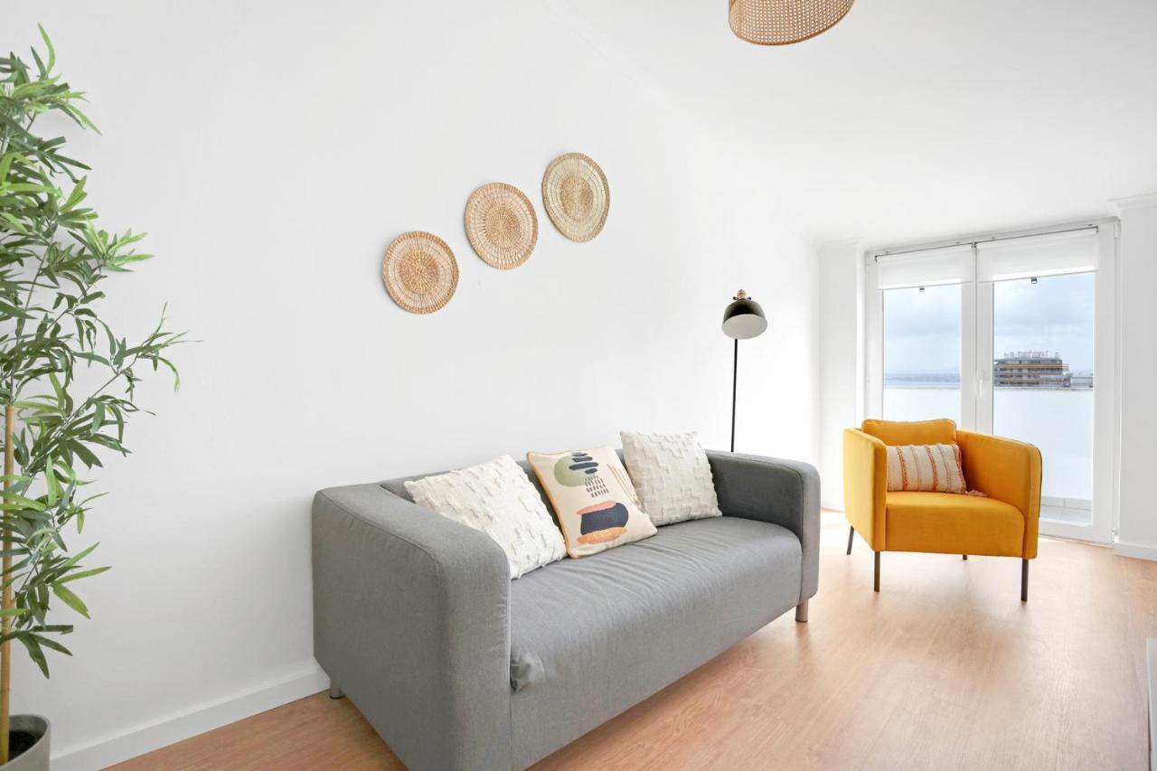 Sunny 2 Bedroom Apartment In Almada - Balconies With River View Zewnętrze zdjęcie